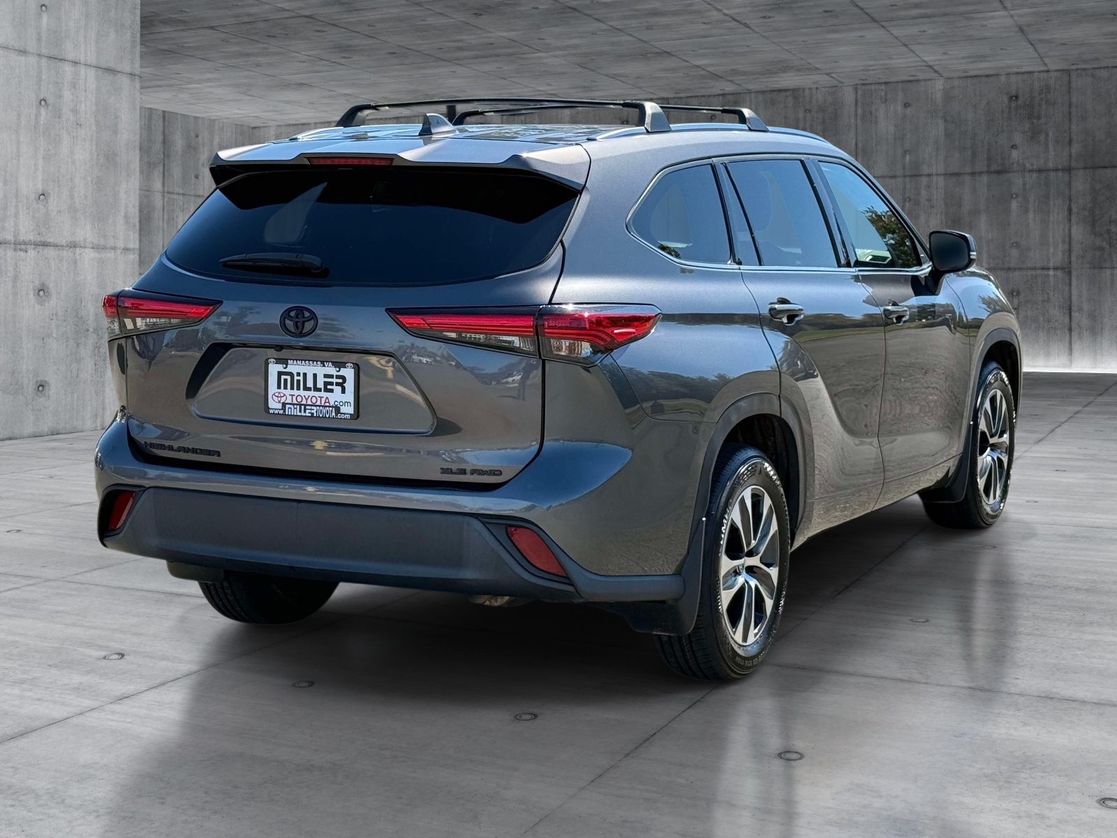 Used 2021 Toyota Highlander SUV