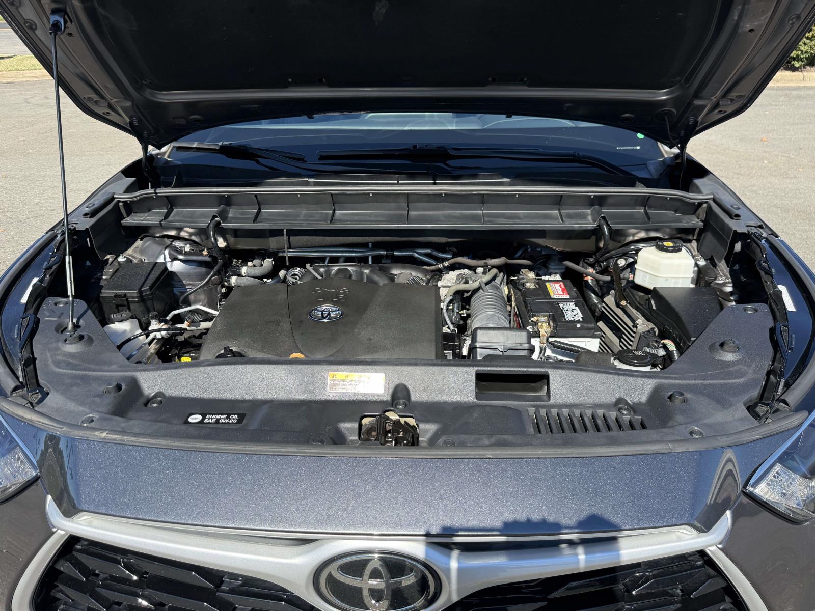 Used 2021 Toyota Highlander SUV