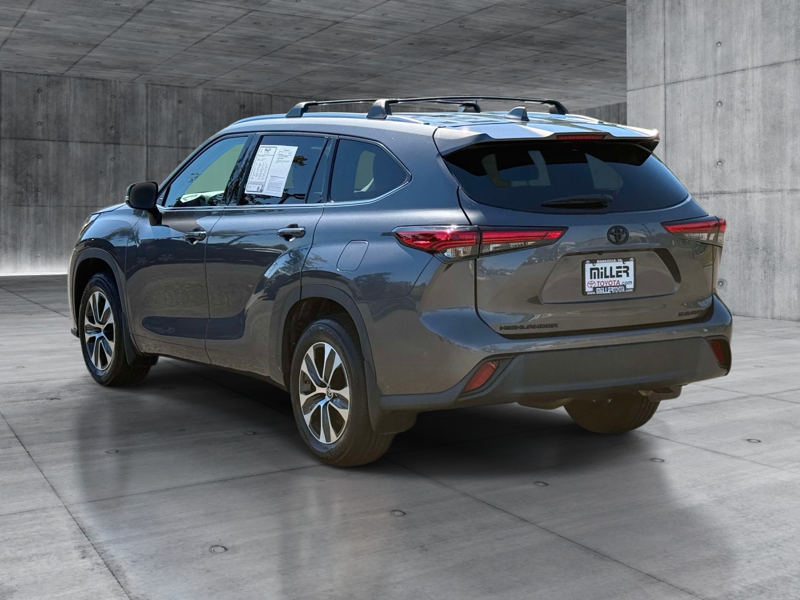 Used 2021 Toyota Highlander SUV