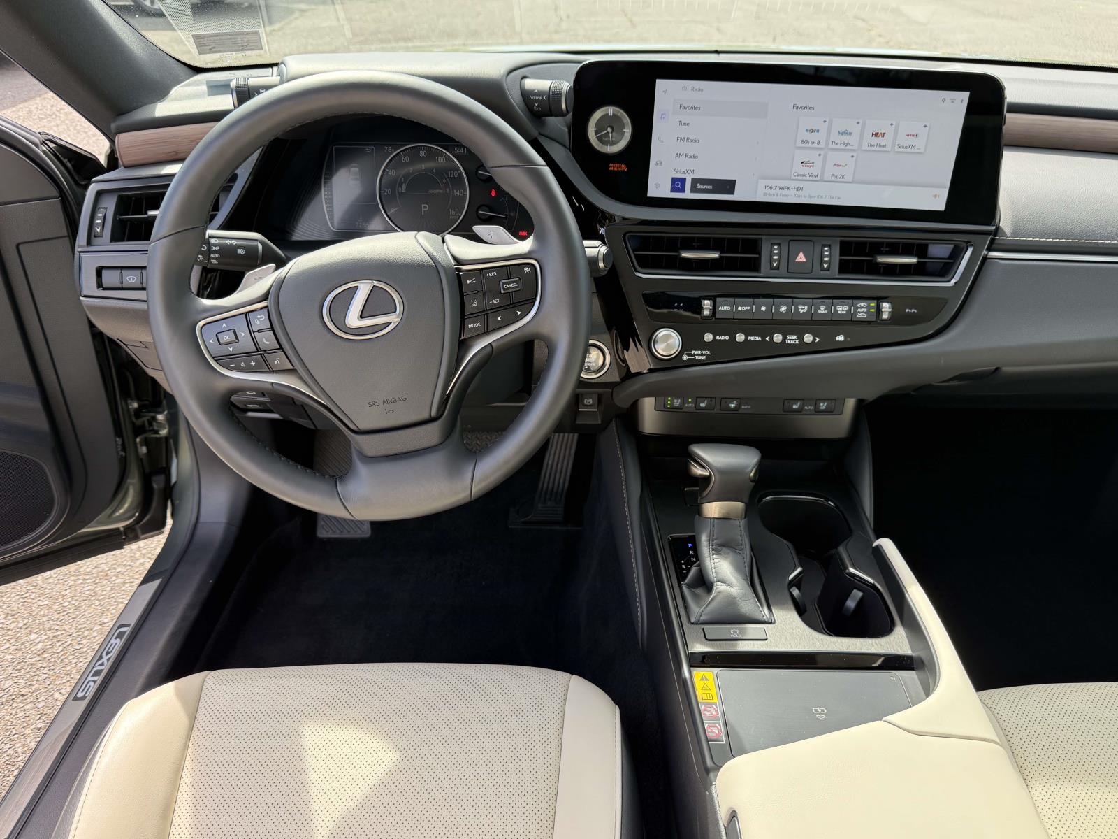 Used 2025 Lexus ES 350 Sedan