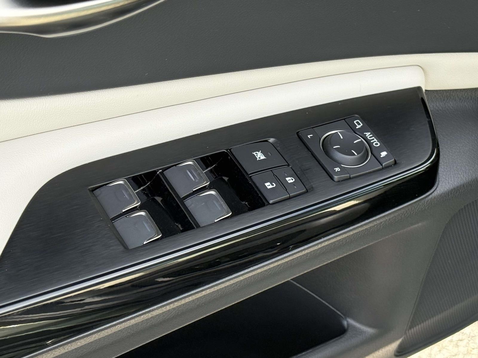 Used 2025 Lexus ES 350 Sedan