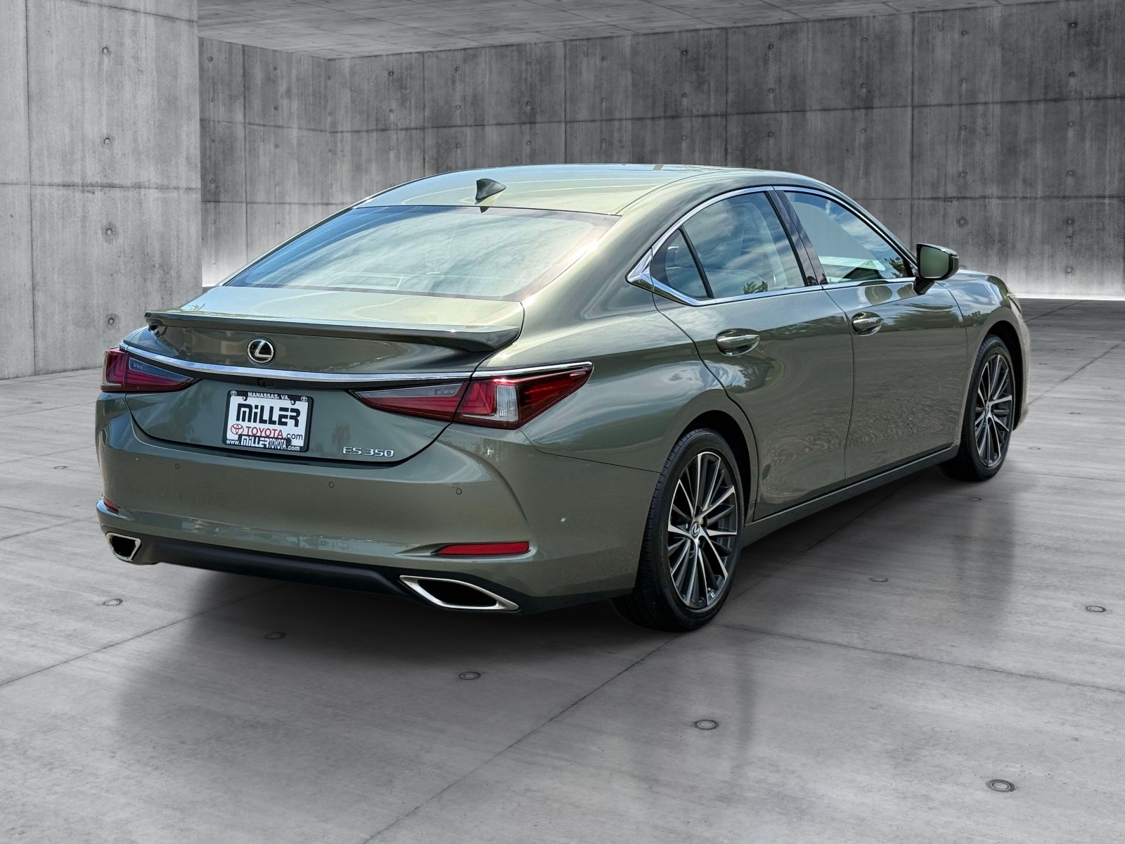 Used 2025 Lexus ES 350 Sedan