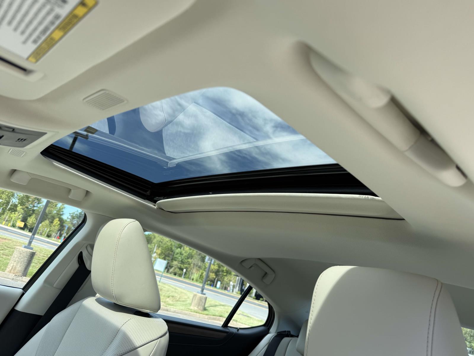 Used 2025 Lexus ES 350 Sedan