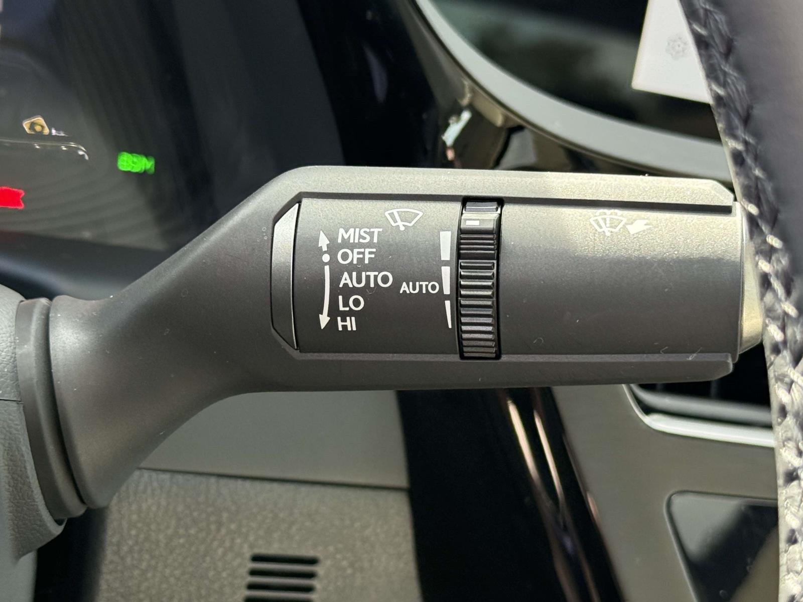 Used 2025 Lexus ES 350 Sedan