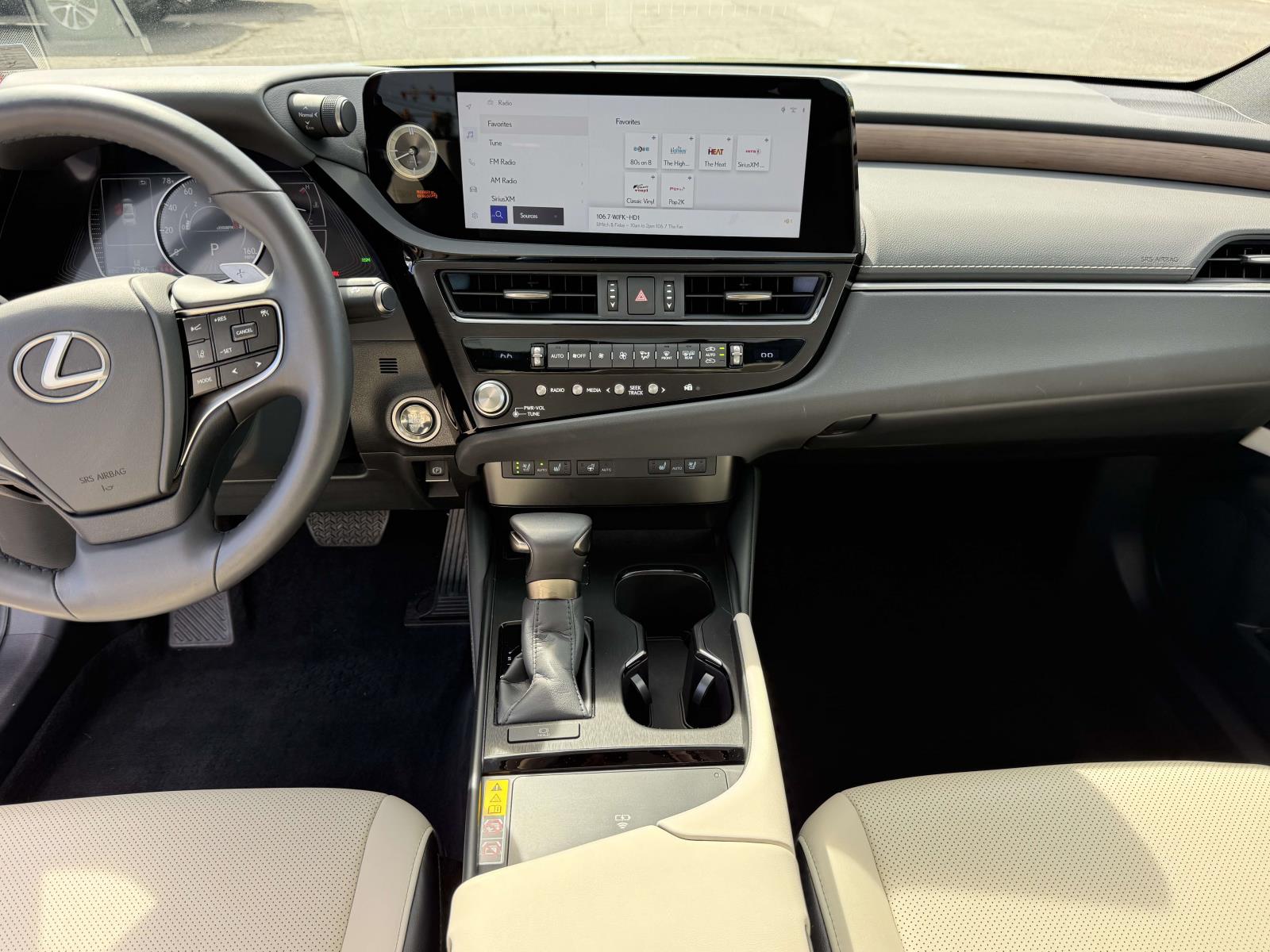 Used 2025 Lexus ES 350 Sedan