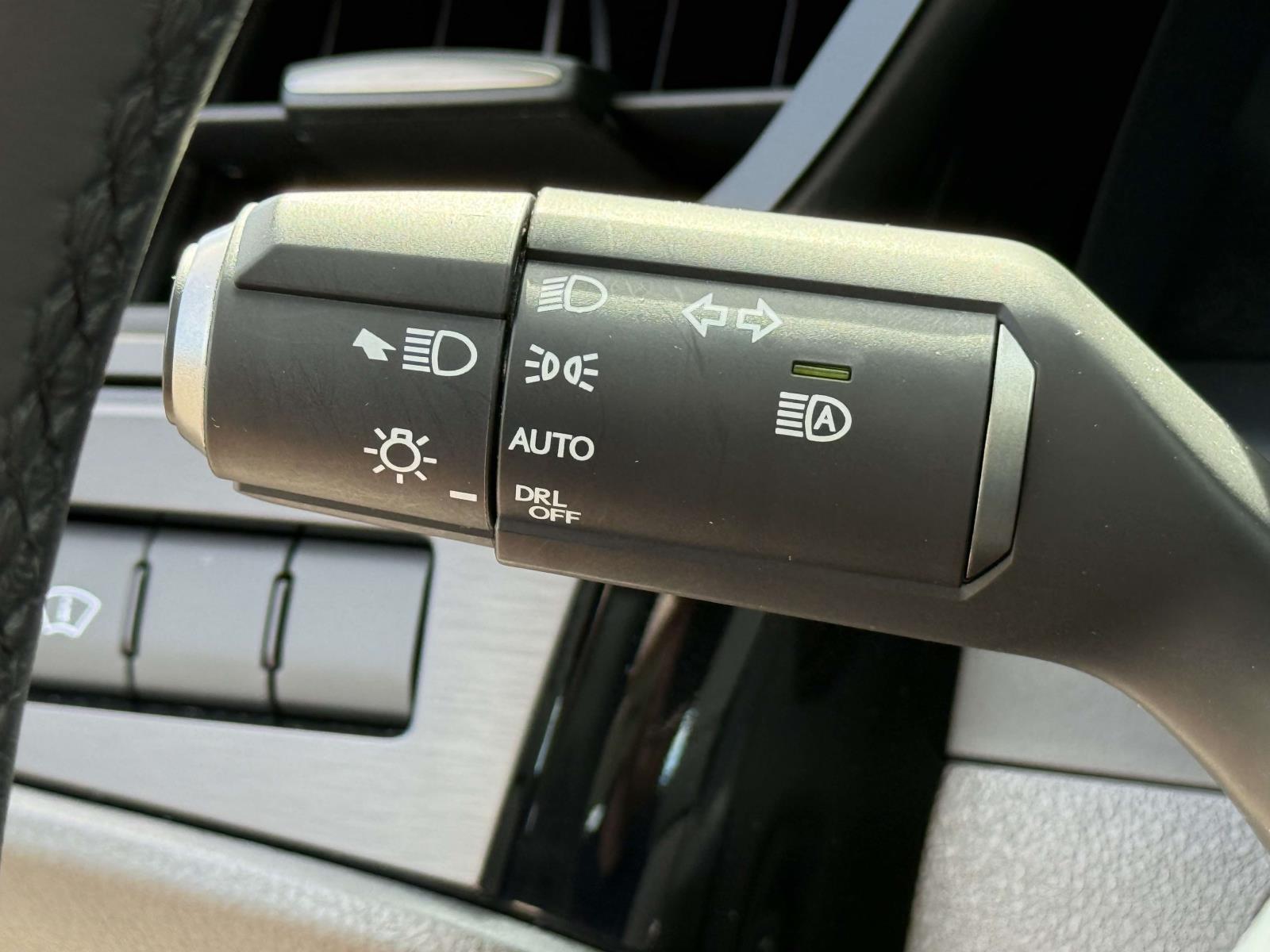 Used 2025 Lexus ES 350 Sedan