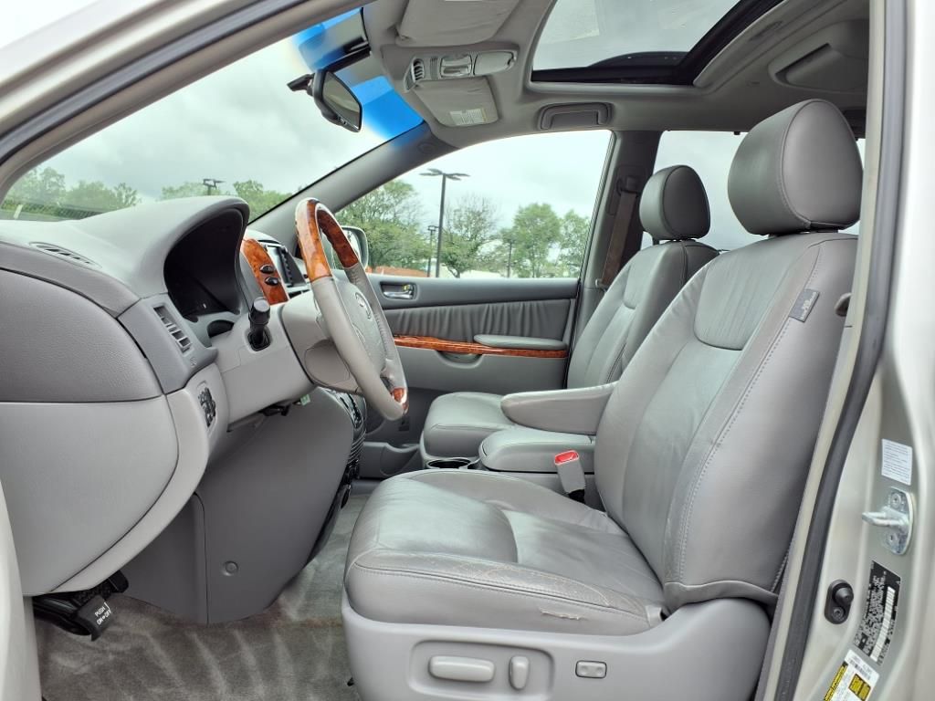 Used 2007 Toyota Sienna Limited with VIN 5TDZK22C97S012319 for sale in Manassas, VA