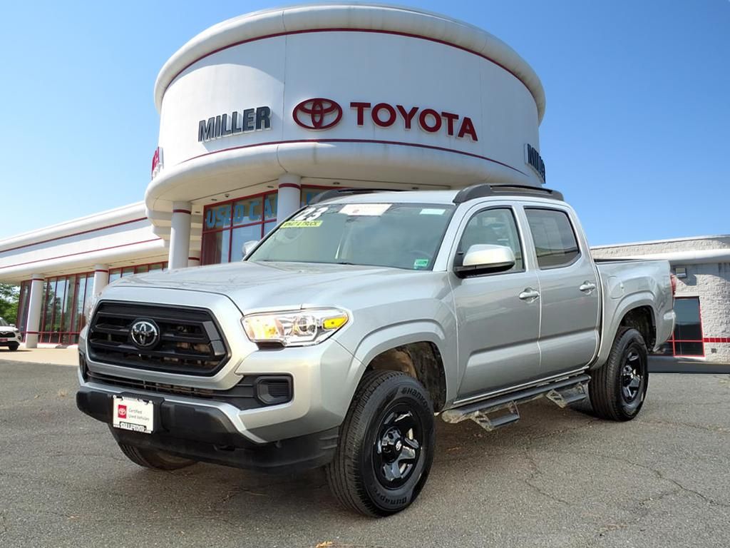2023 Toyota Tacoma SR's photo