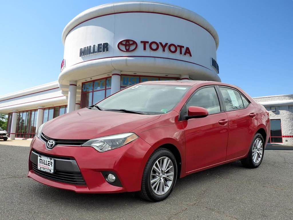 2015 Toyota Corolla LE Plus's photo