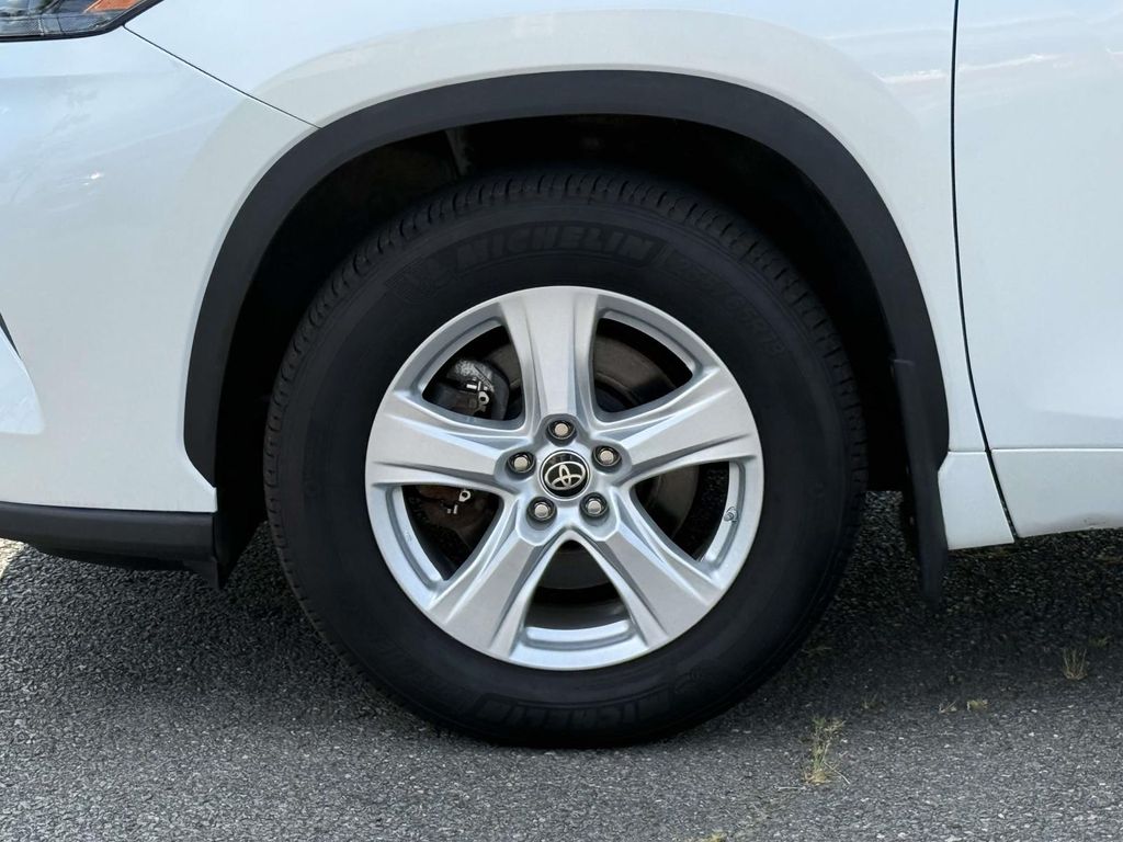 Used 2023 Toyota Highlander SUV