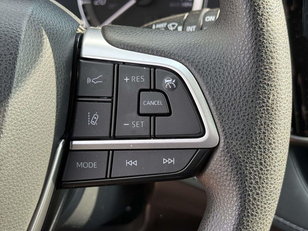 Used 2023 Toyota Highlander SUV
