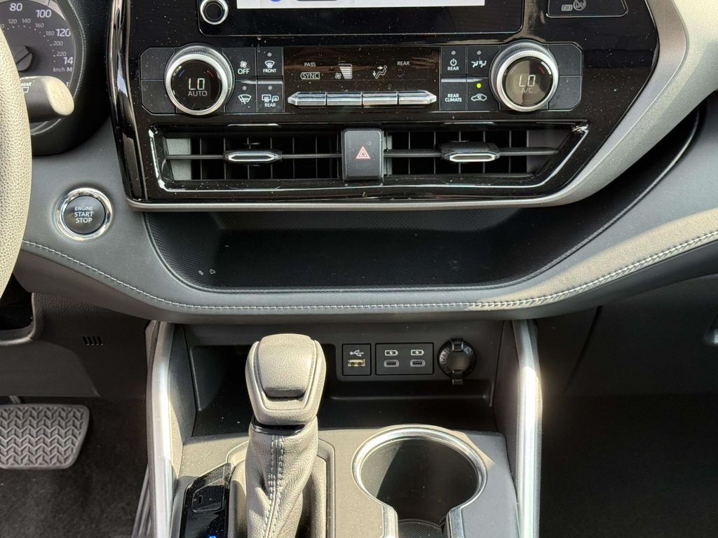Used 2023 Toyota Highlander SUV