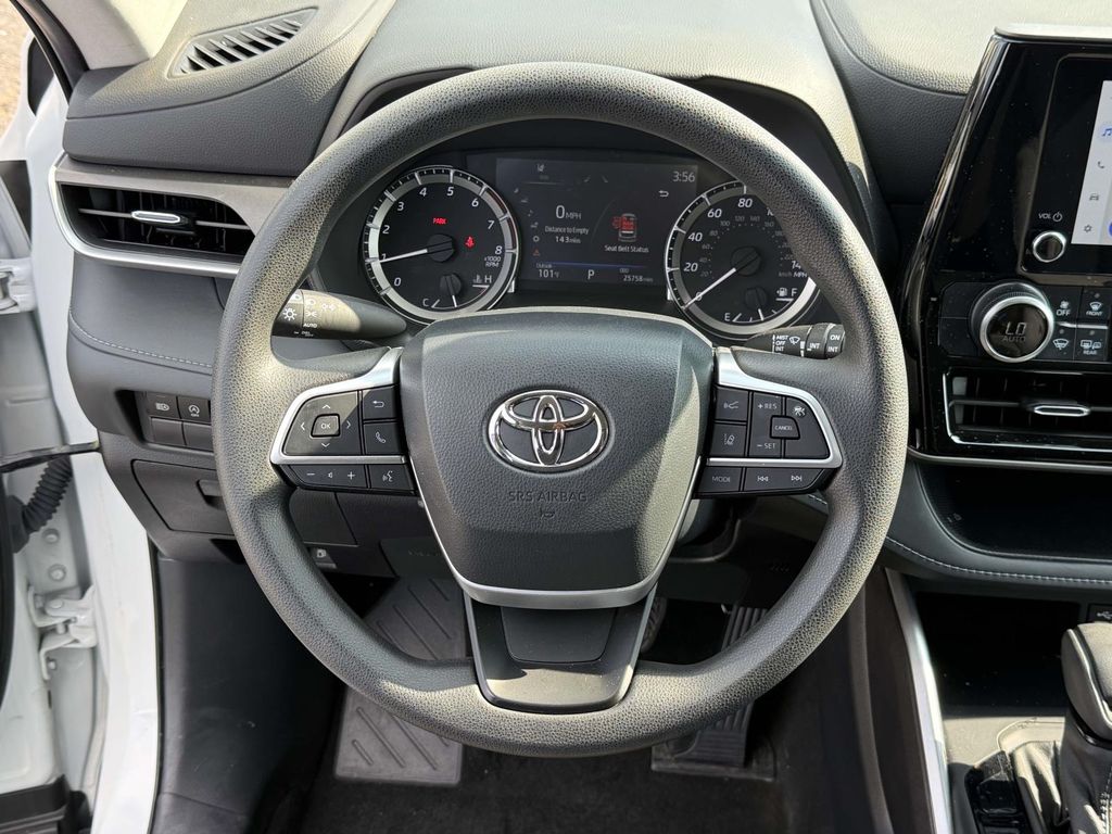 Used 2023 Toyota Highlander SUV