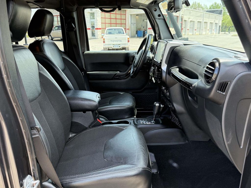 Used 2017 Jeep Wrangler SUV