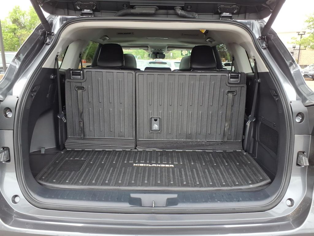 2024 Toyota Highlander XLE - Photo 9