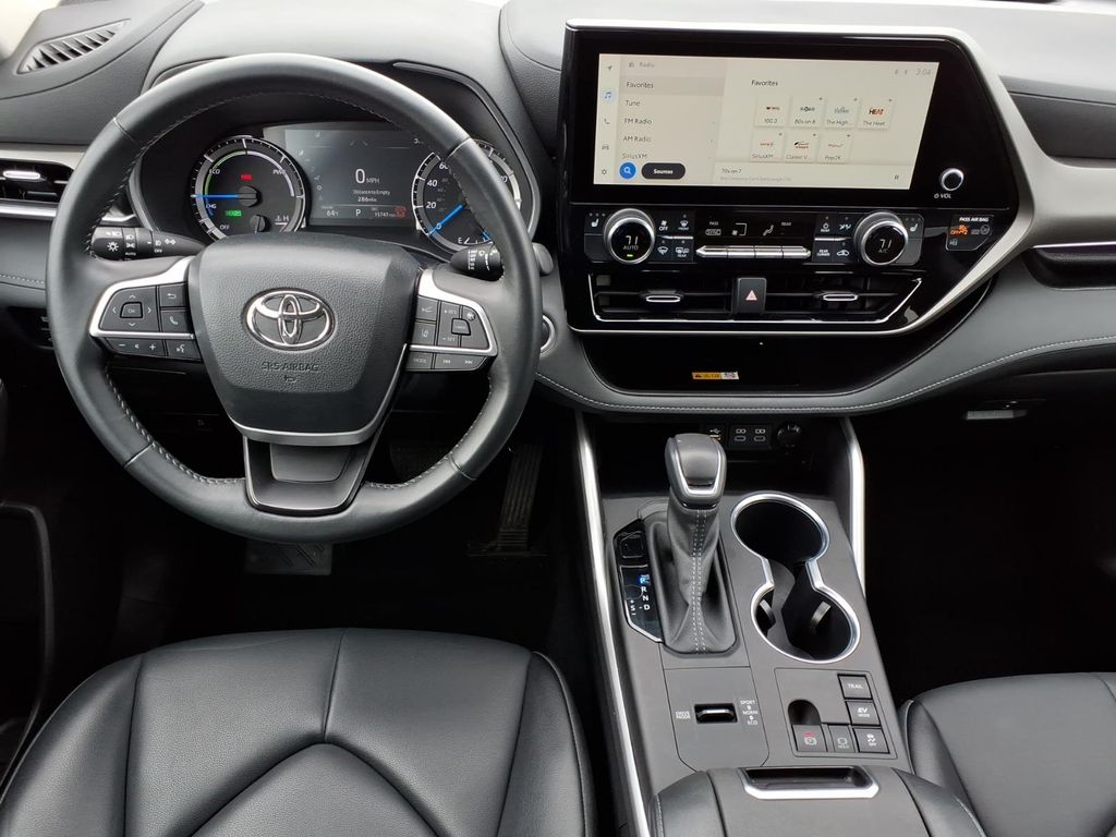 2024 Toyota Highlander XLE - Photo 11