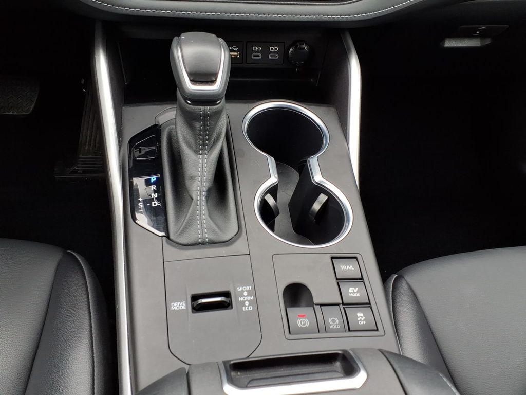 2024 Toyota Highlander XLE - Photo 15