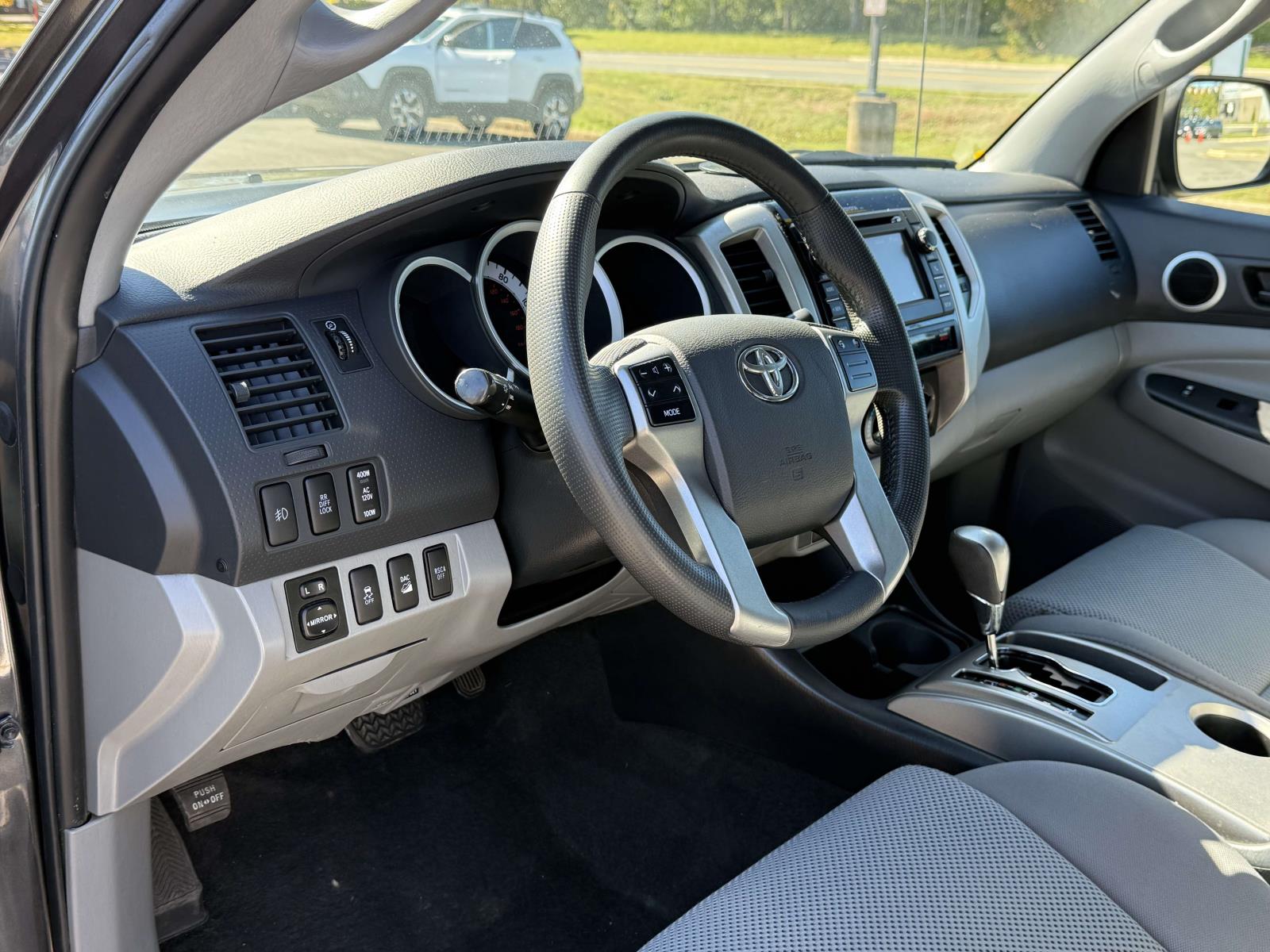 Used 2013 Toyota Tacoma Truck