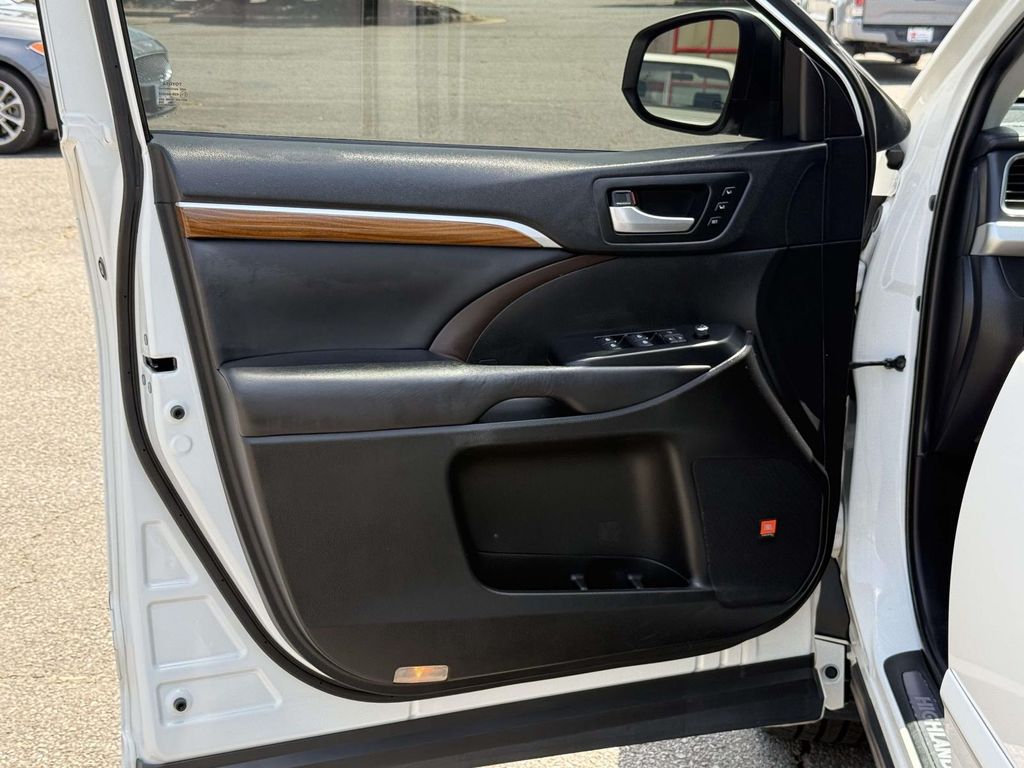 Used 2019 Toyota Highlander SUV