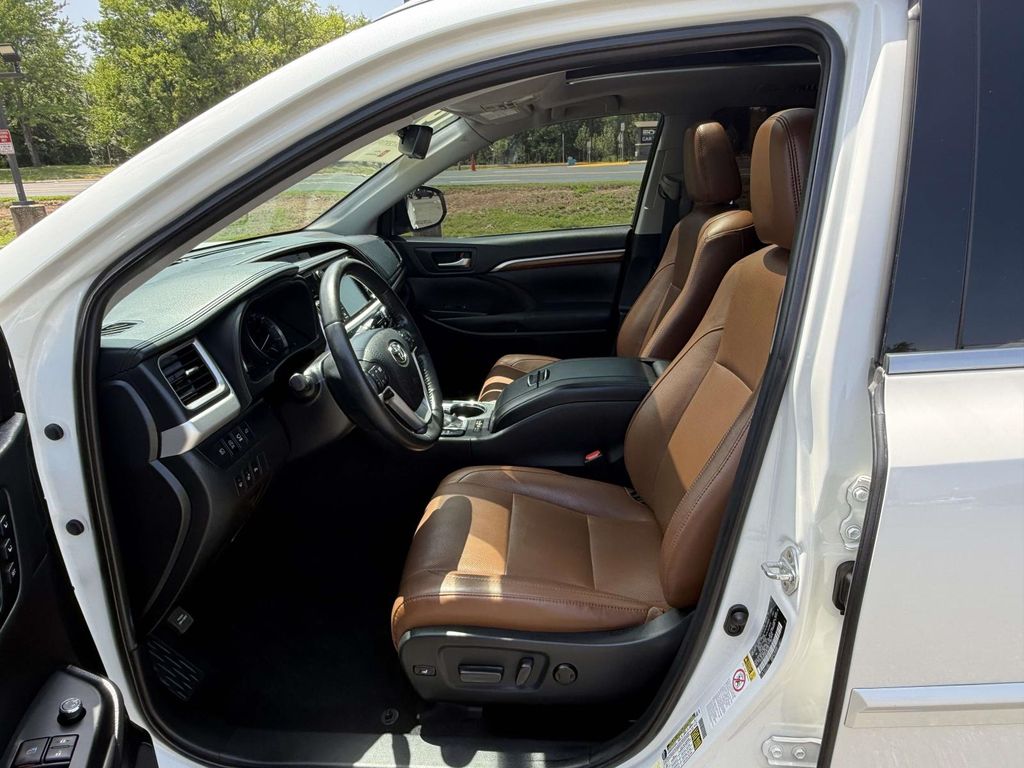 Used 2019 Toyota Highlander SUV