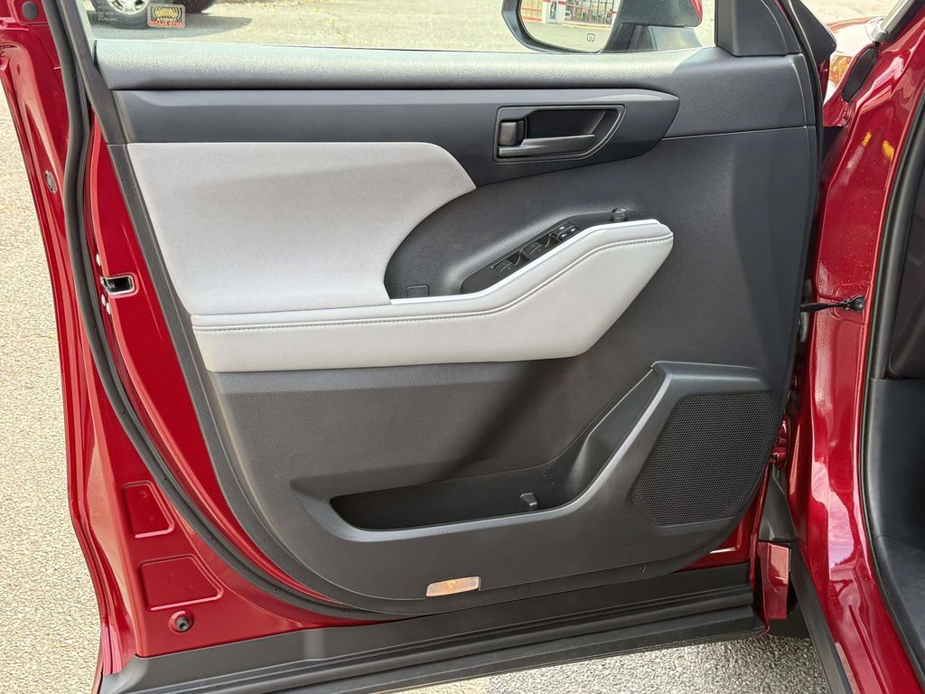 Used 2020 Toyota Highlander SUV