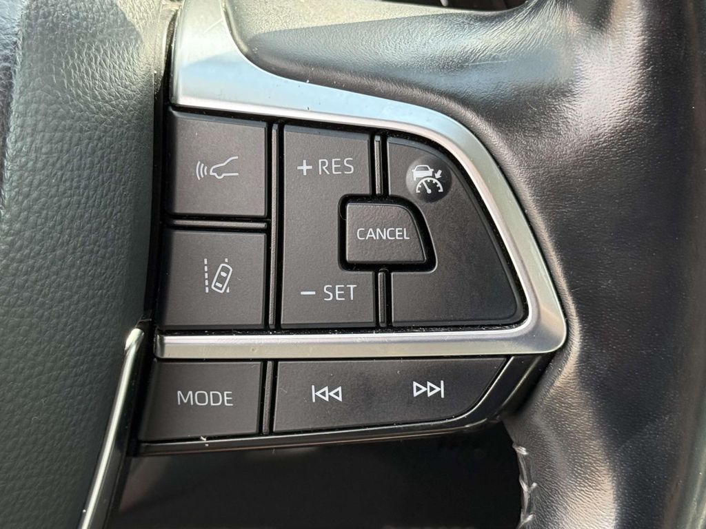Used 2020 Toyota Highlander SUV