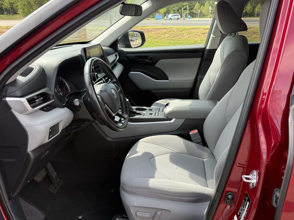 Used 2020 Toyota Highlander SUV