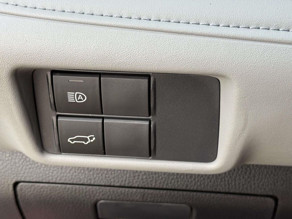 Used 2020 Toyota Highlander SUV