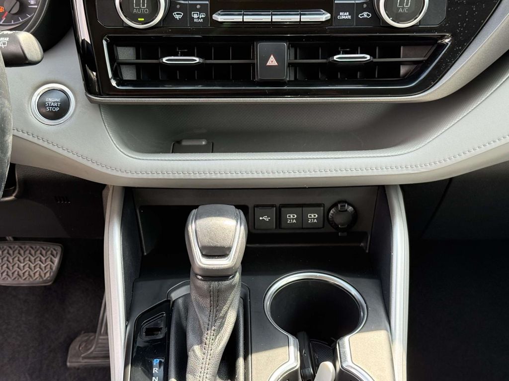 Used 2020 Toyota Highlander SUV