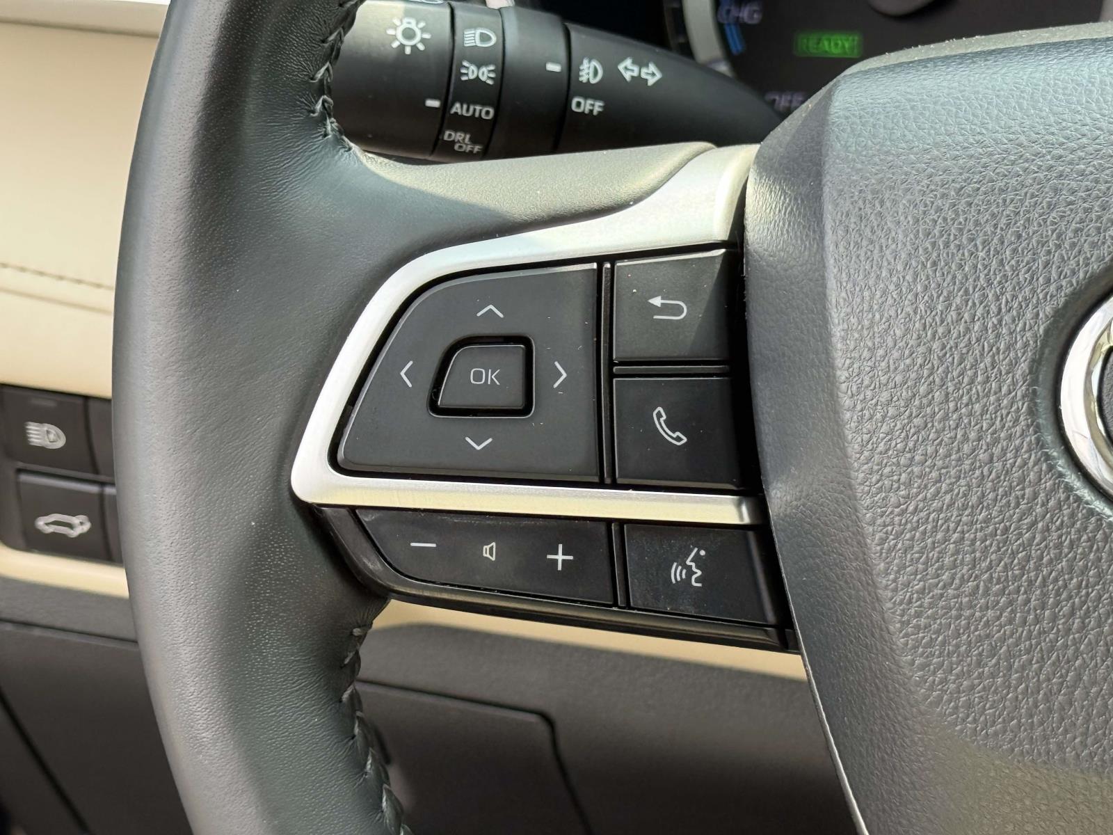 Used 2023 Toyota Highlander Hybrid SUV