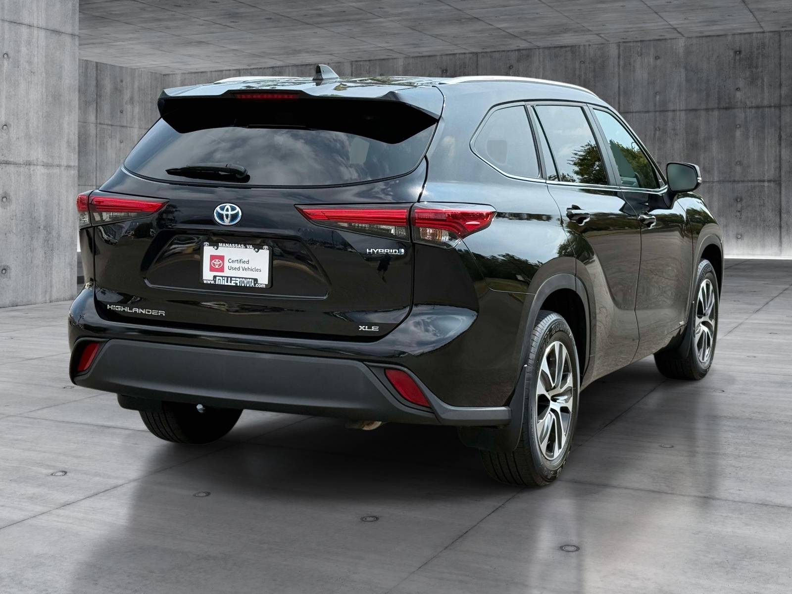 Used 2023 Toyota Highlander Hybrid SUV