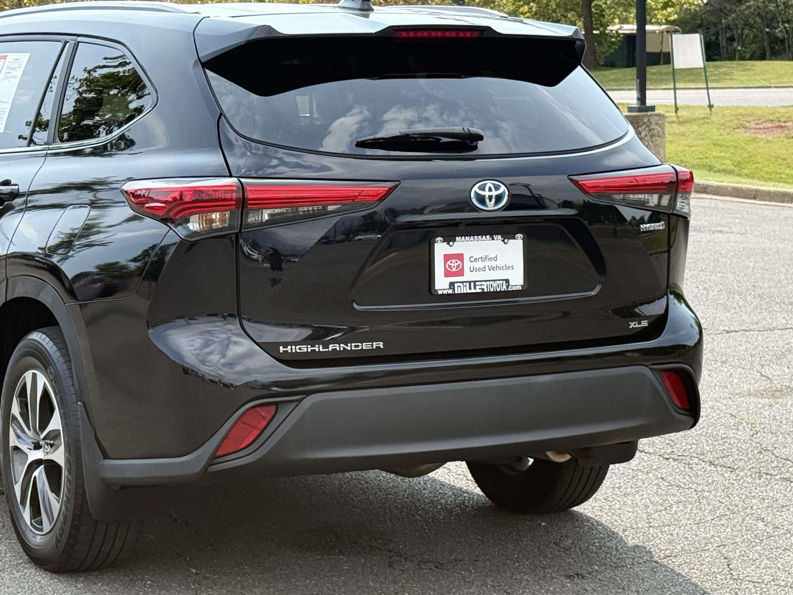 Used 2023 Toyota Highlander Hybrid SUV