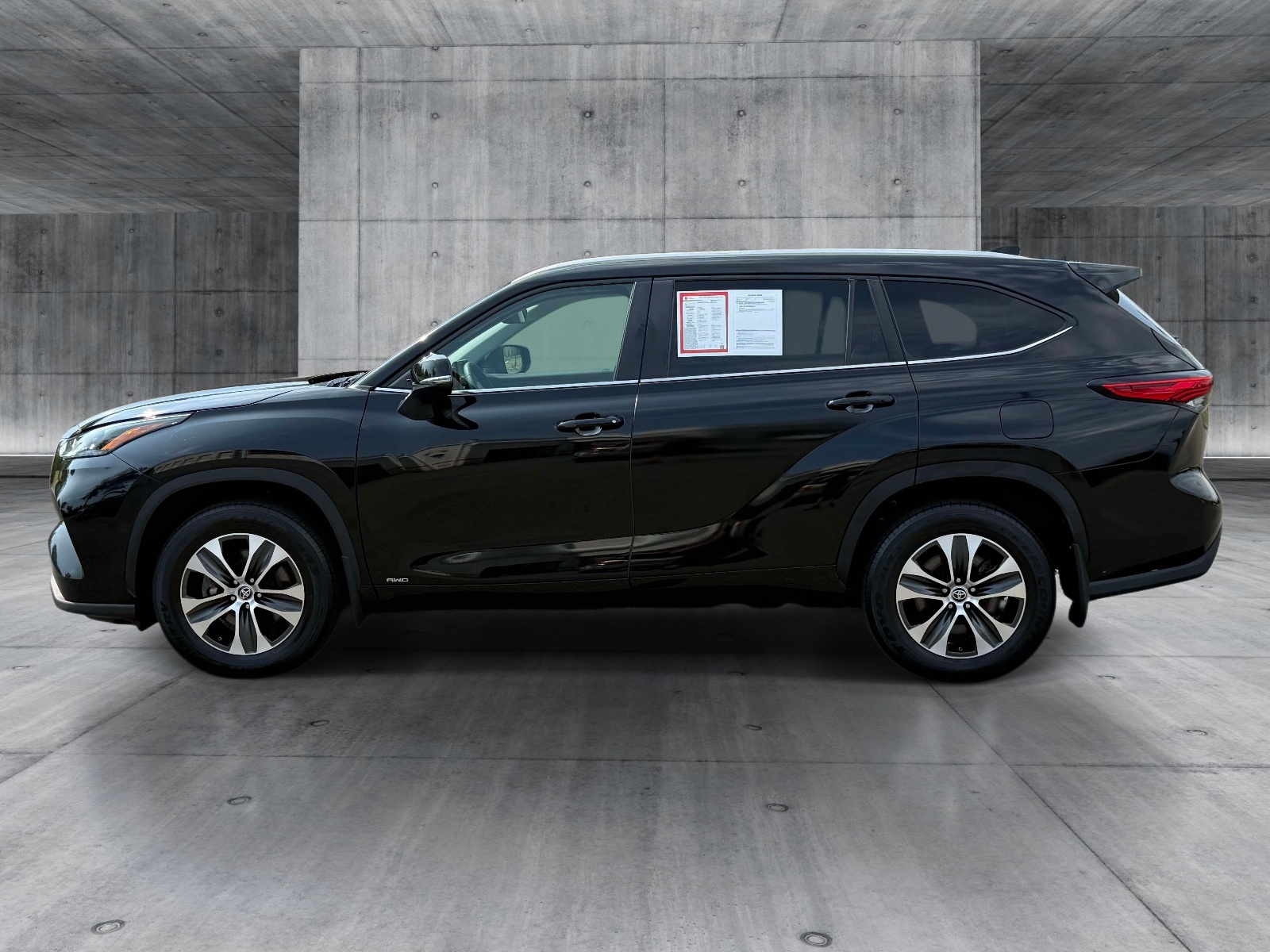 Used 2023 Toyota Highlander Hybrid SUV
