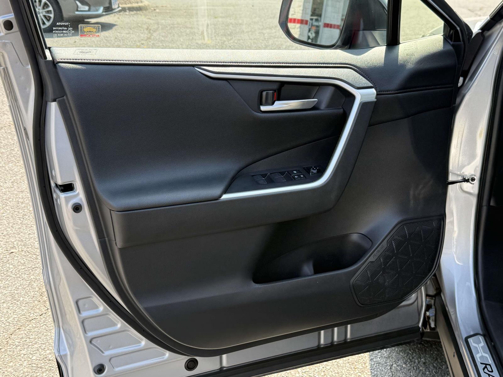 2023 Toyota RAV4 XSE - Photo 30