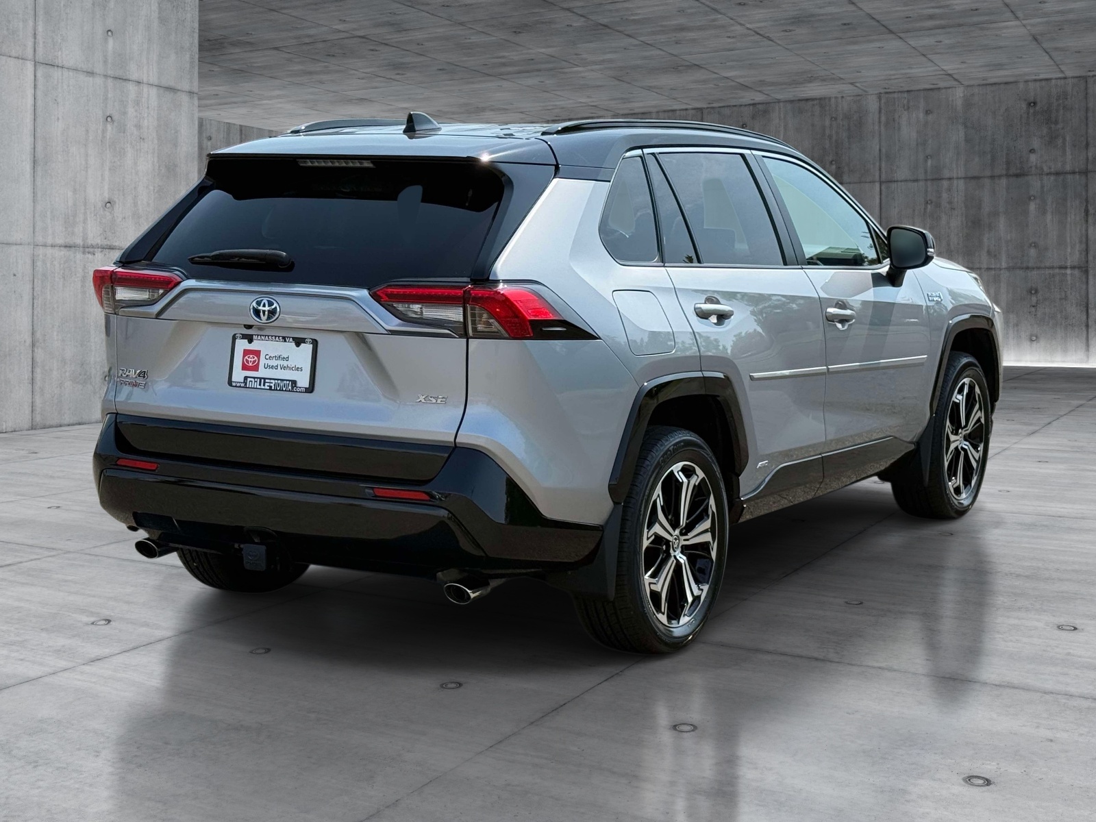 2023 Toyota RAV4 XSE - Photo 9