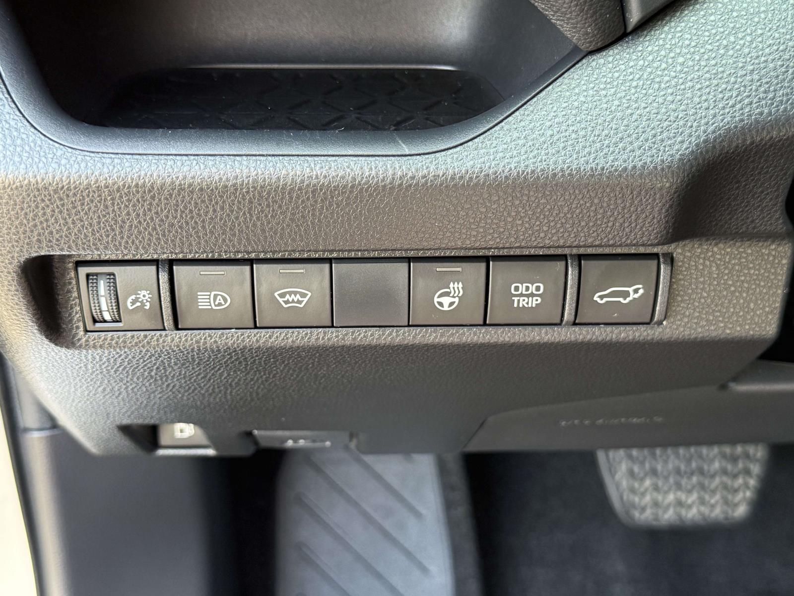 2023 Toyota RAV4 XSE - Photo 32