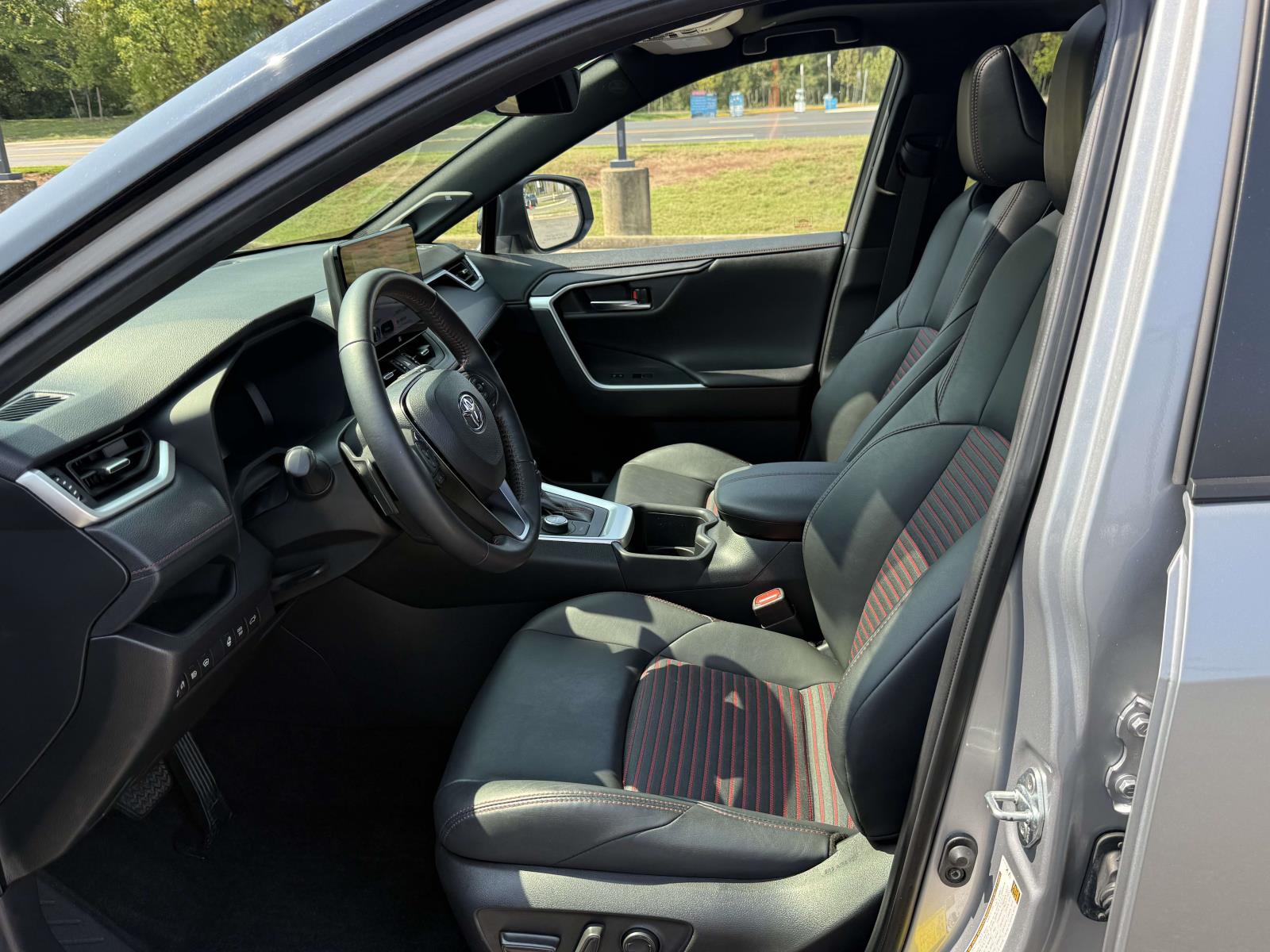 2023 Toyota RAV4 XSE - Photo 14