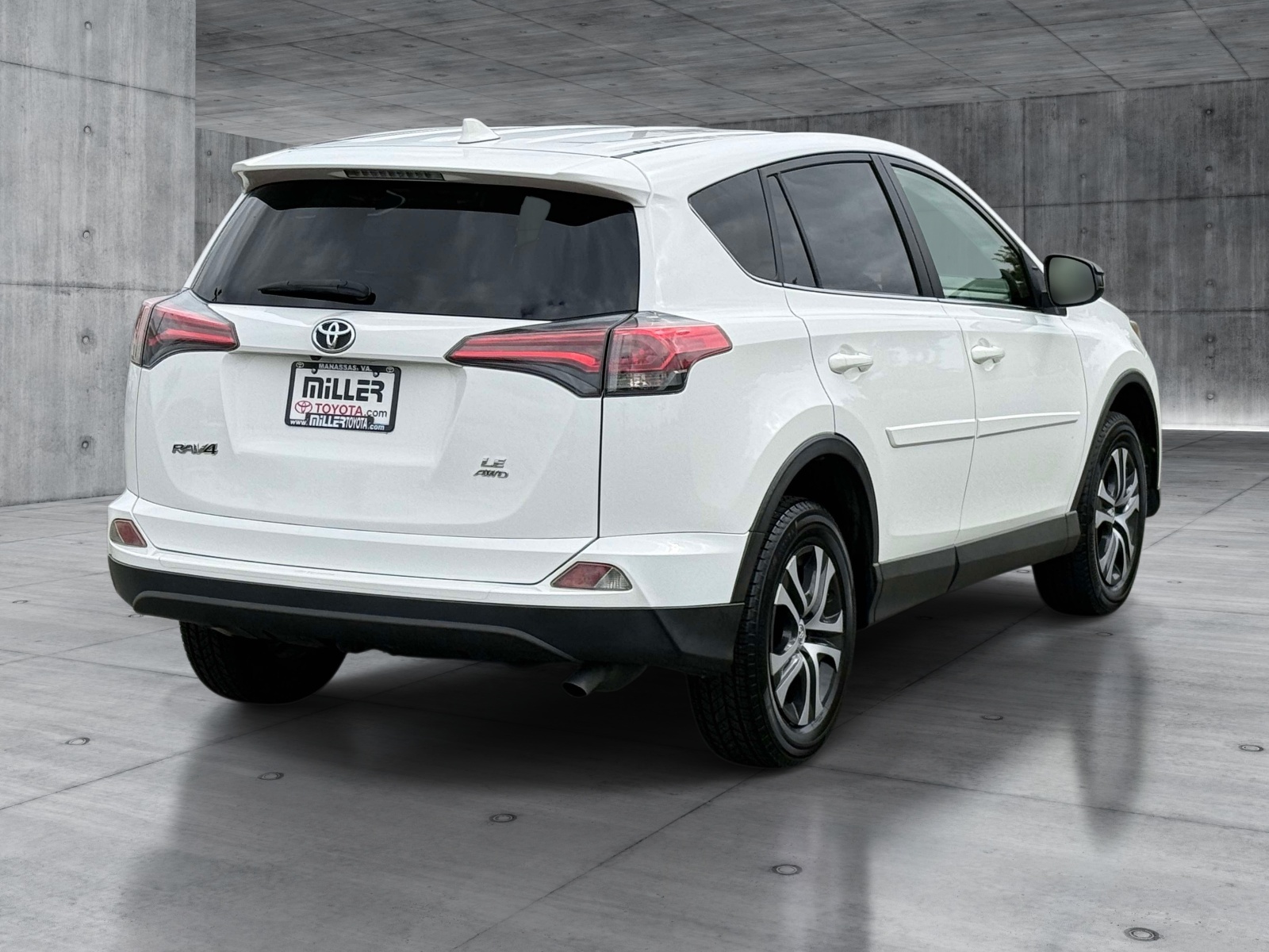 Used 2018 Toyota RAV4 SUV