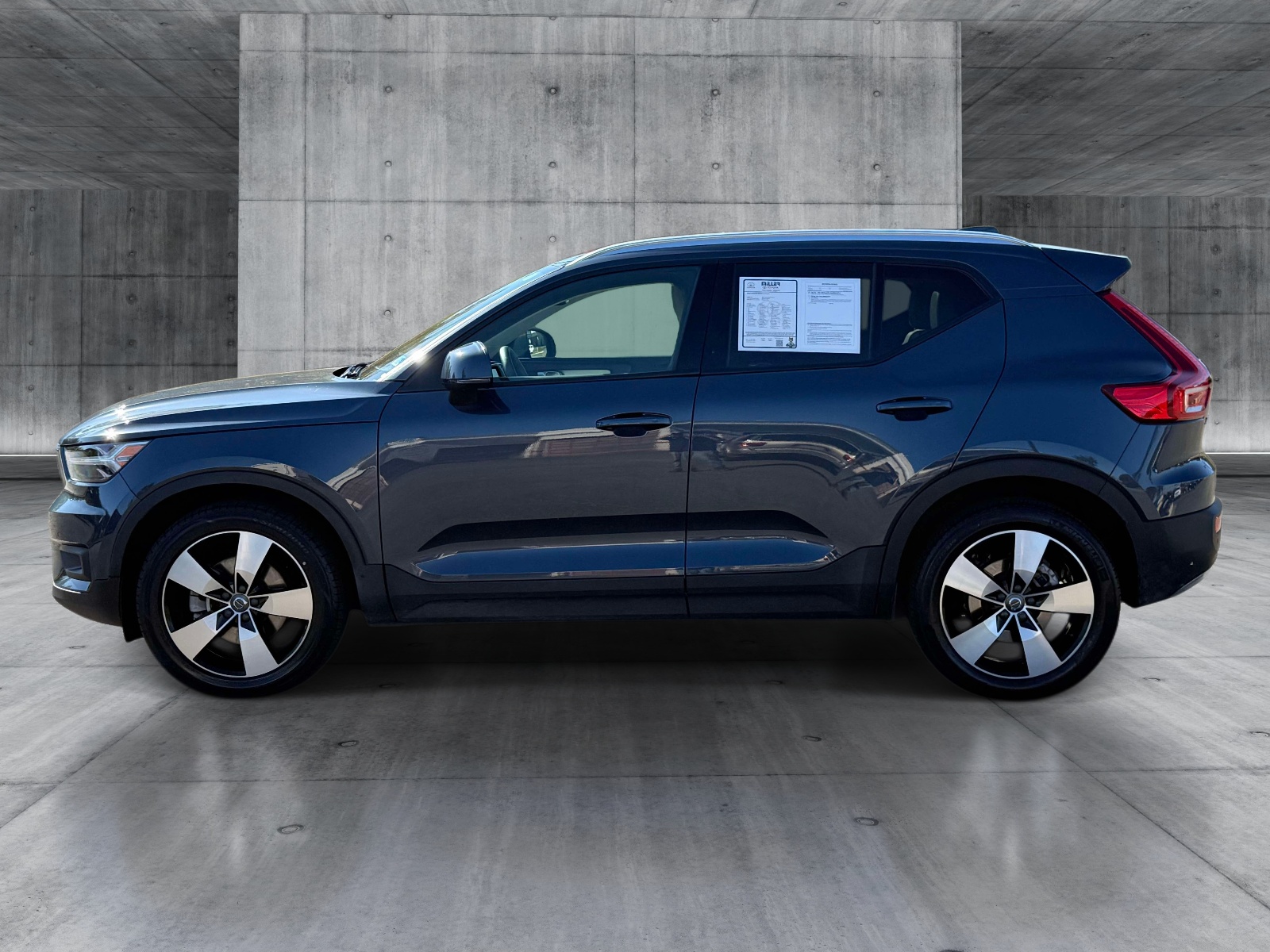 Used 2022 Volvo XC40 T5 SUV