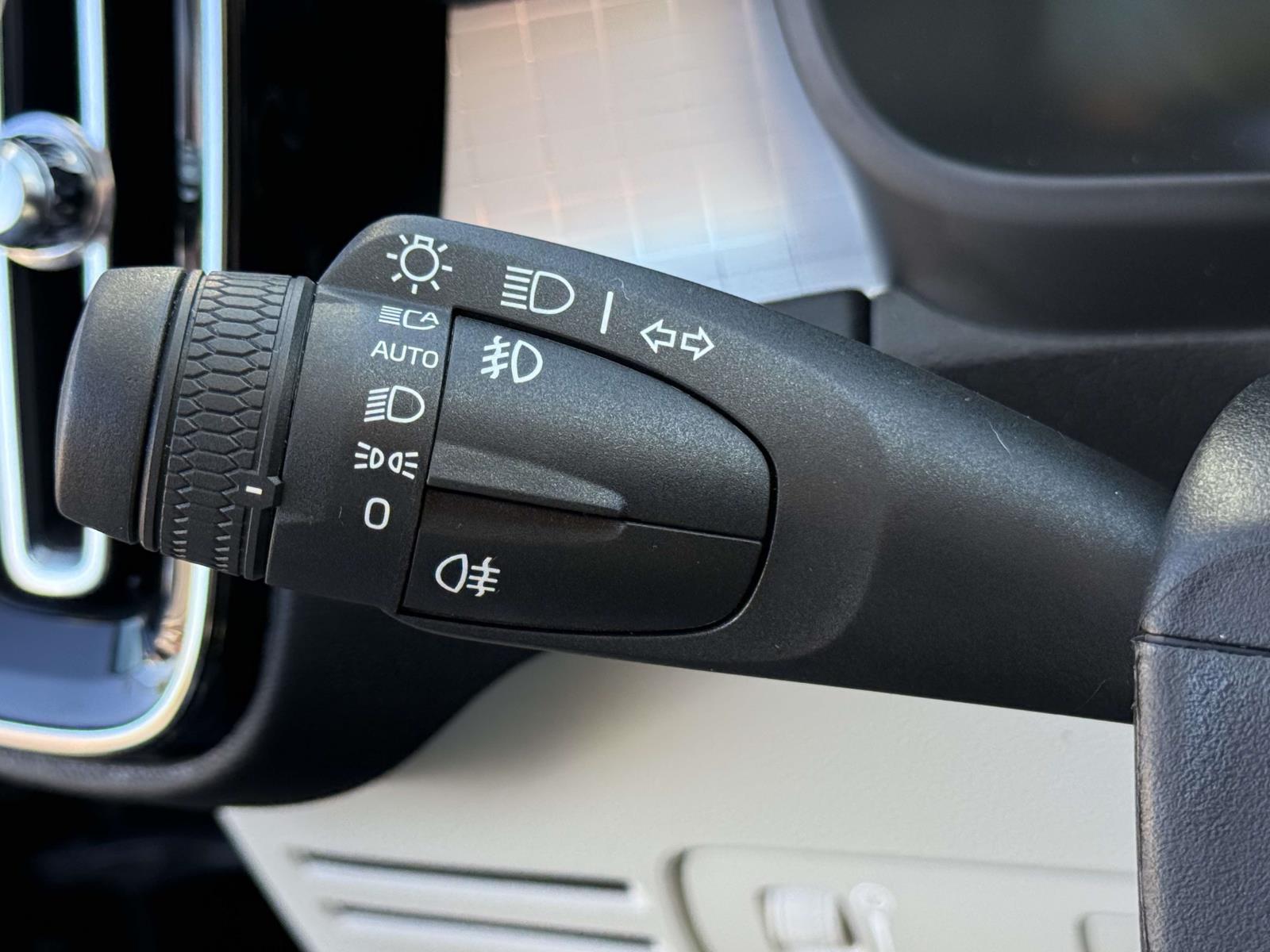 Used 2022 Volvo XC40 T5 SUV