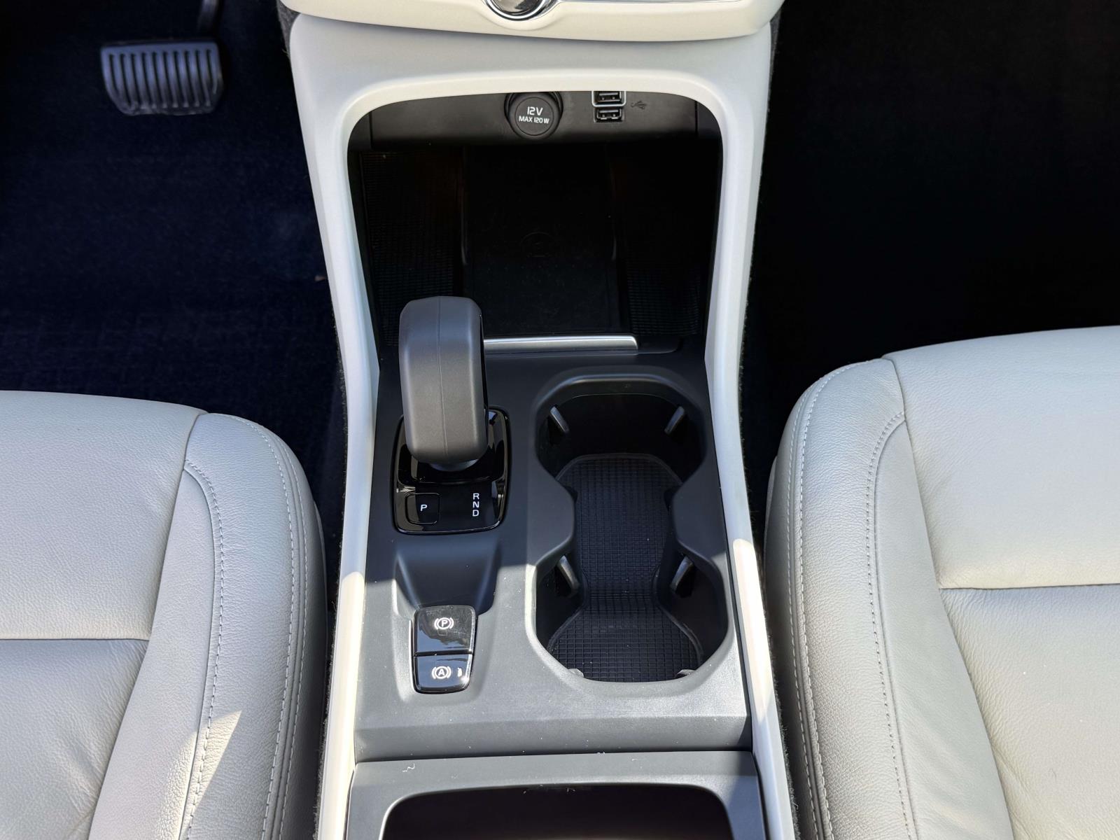 Used 2022 Volvo XC40 T5 SUV
