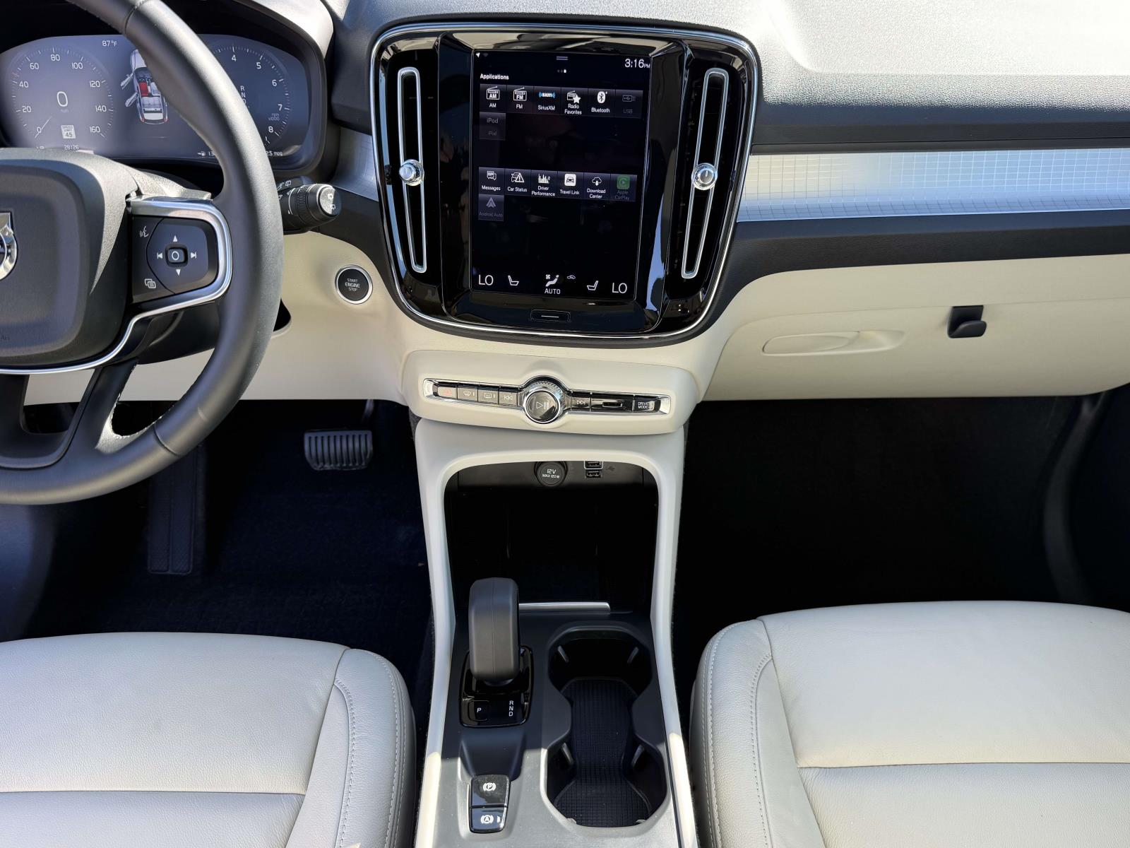 Used 2022 Volvo XC40 T5 SUV