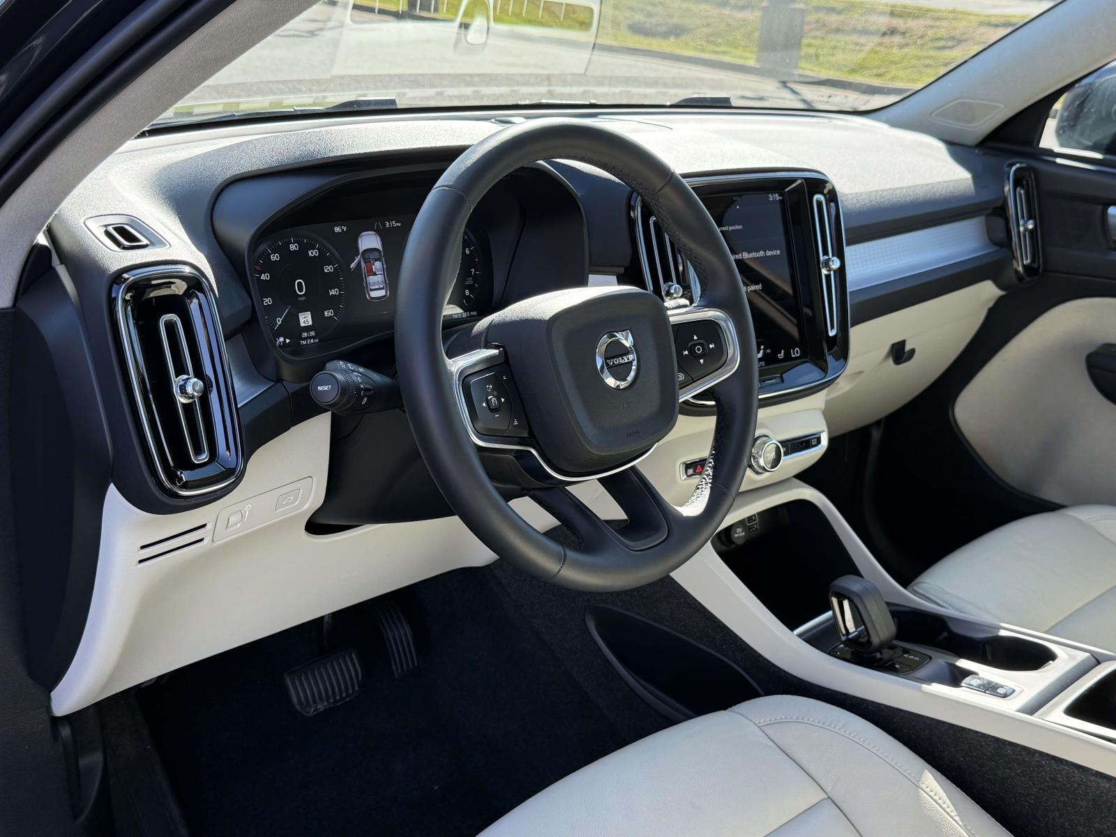 Used 2022 Volvo XC40 T5 SUV