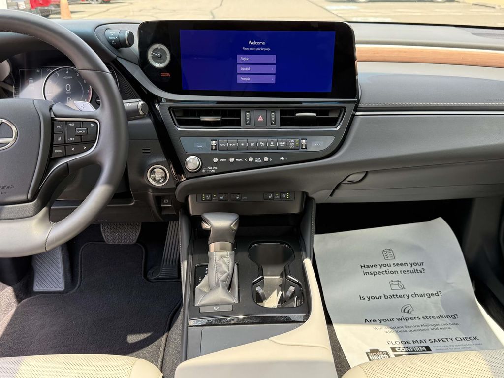 Used 2025 Lexus ES 350 Sedan
