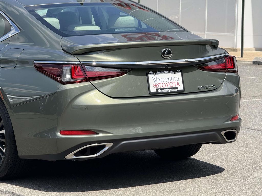Used 2025 Lexus ES 350 Sedan