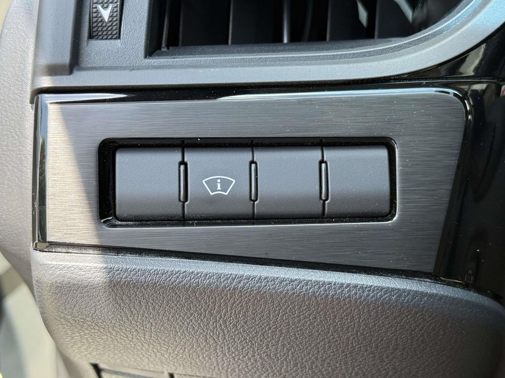 Used 2025 Lexus ES 350 Sedan