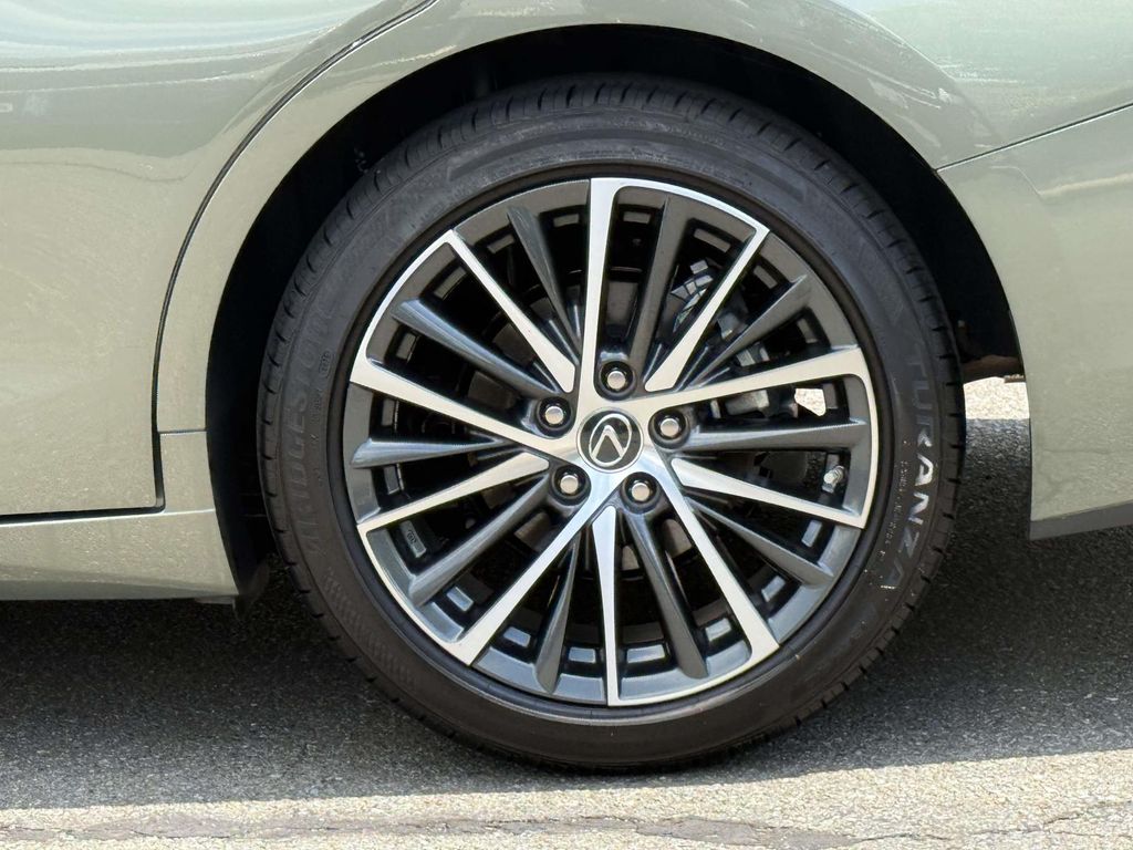 Used 2025 Lexus ES 350 Sedan