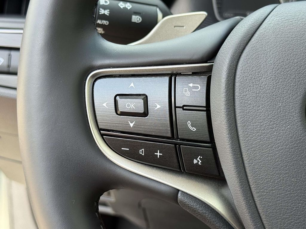Used 2025 Lexus ES 350 Sedan