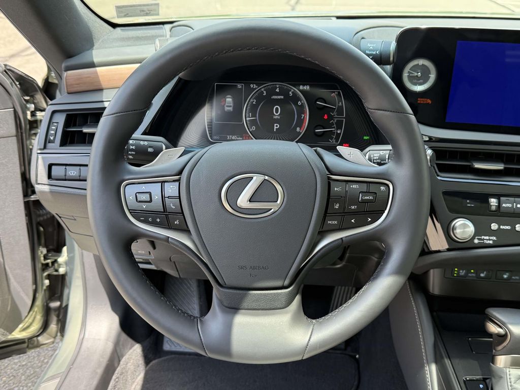 Used 2025 Lexus ES 350 Sedan