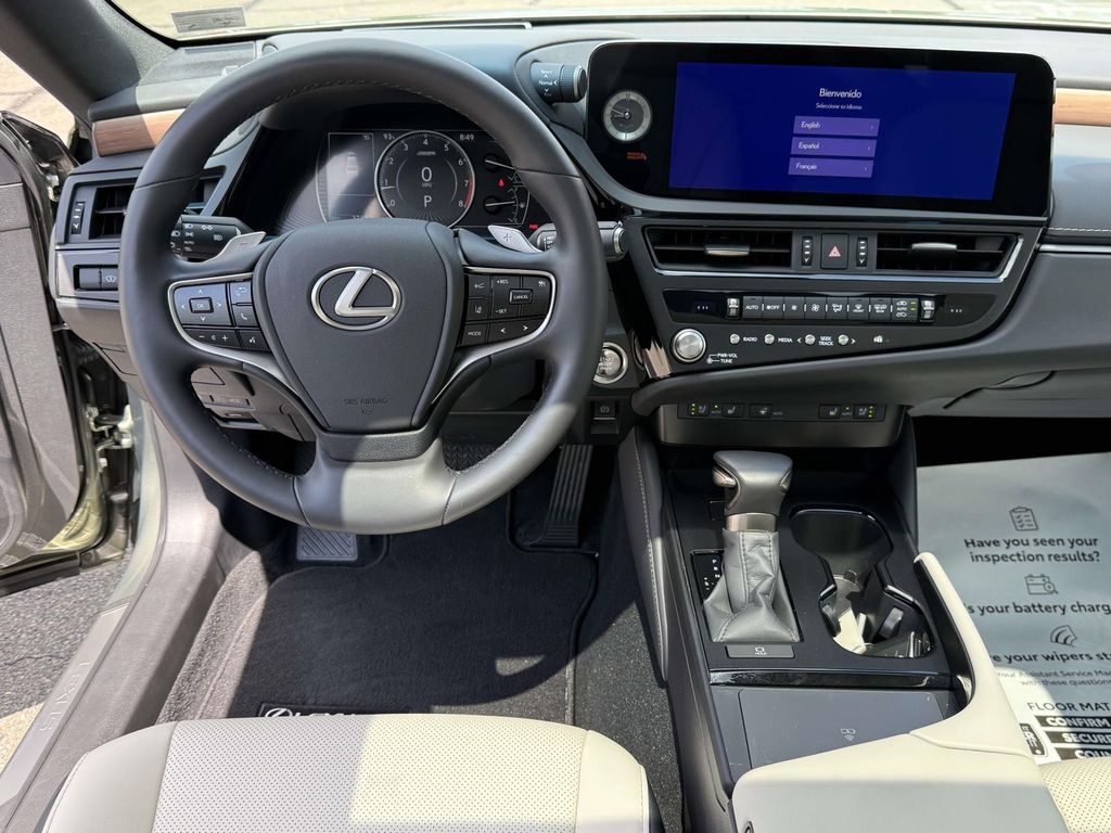 Used 2025 Lexus ES 350 Sedan